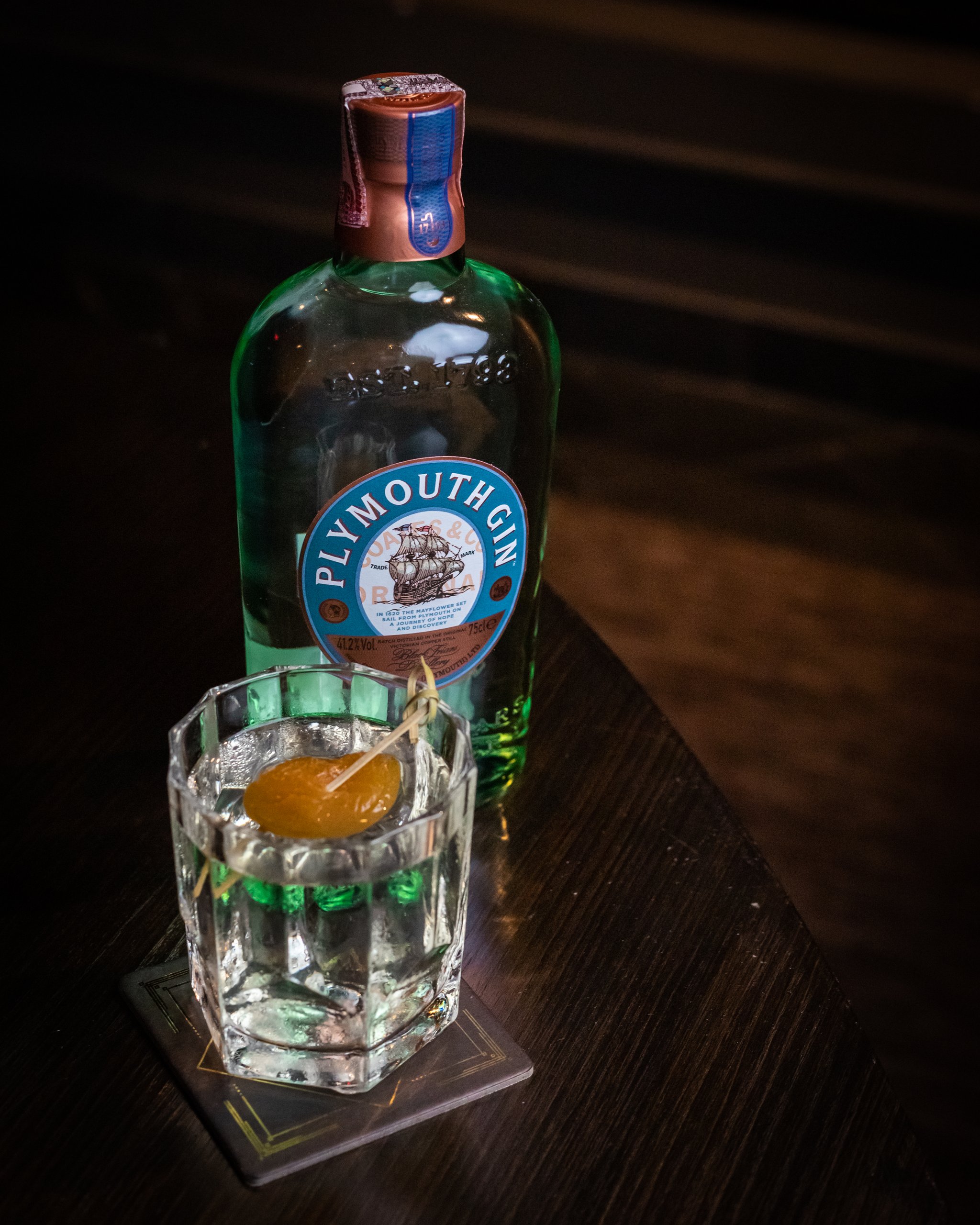Plymouth Gin — apresentação da marca em ambiente de coquetelaria